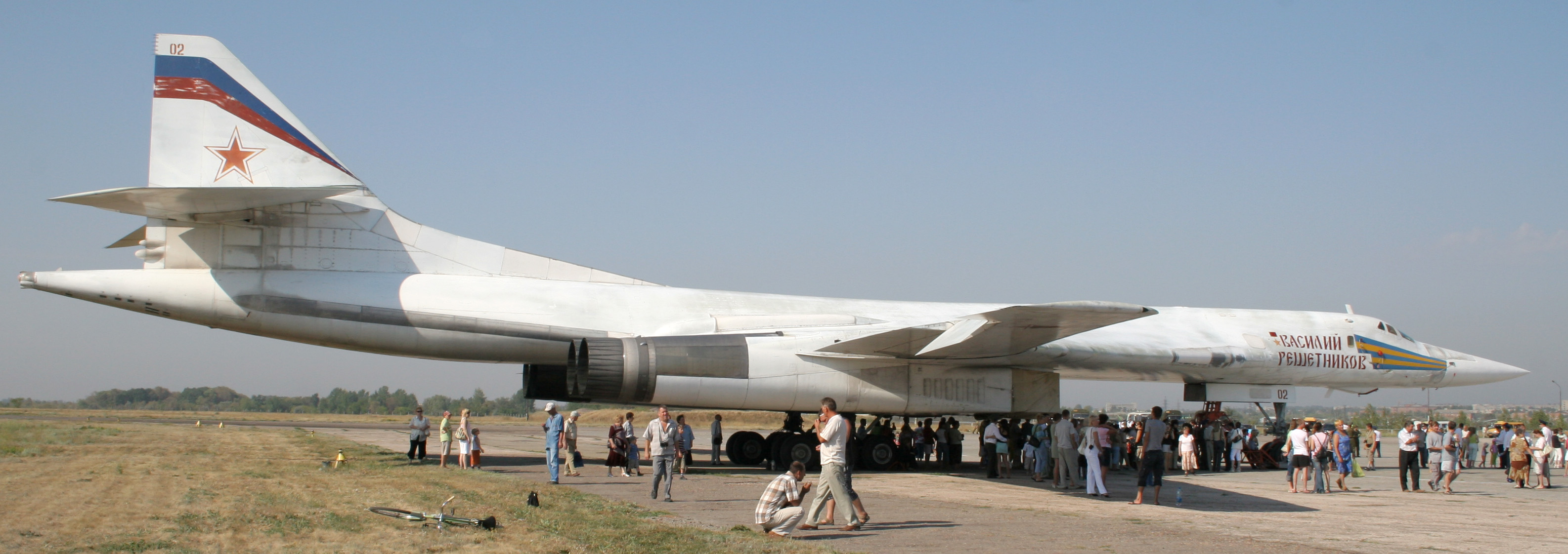 Ту 160 сверхзвуковой характеристики. Белый лебедь самолет ту 160. Ту-160 сверхзвуковой самолёт. Ту-160 белый лебедь Решетников.