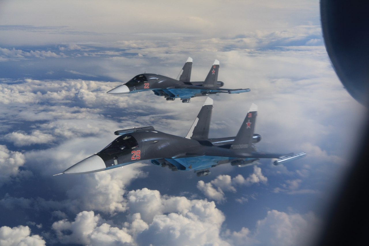 Российские самолеты фото. Военный самолет Су 34. Су-34 двухдвигательный реактивный самолёт. Су 31 истребитель. Су 57.