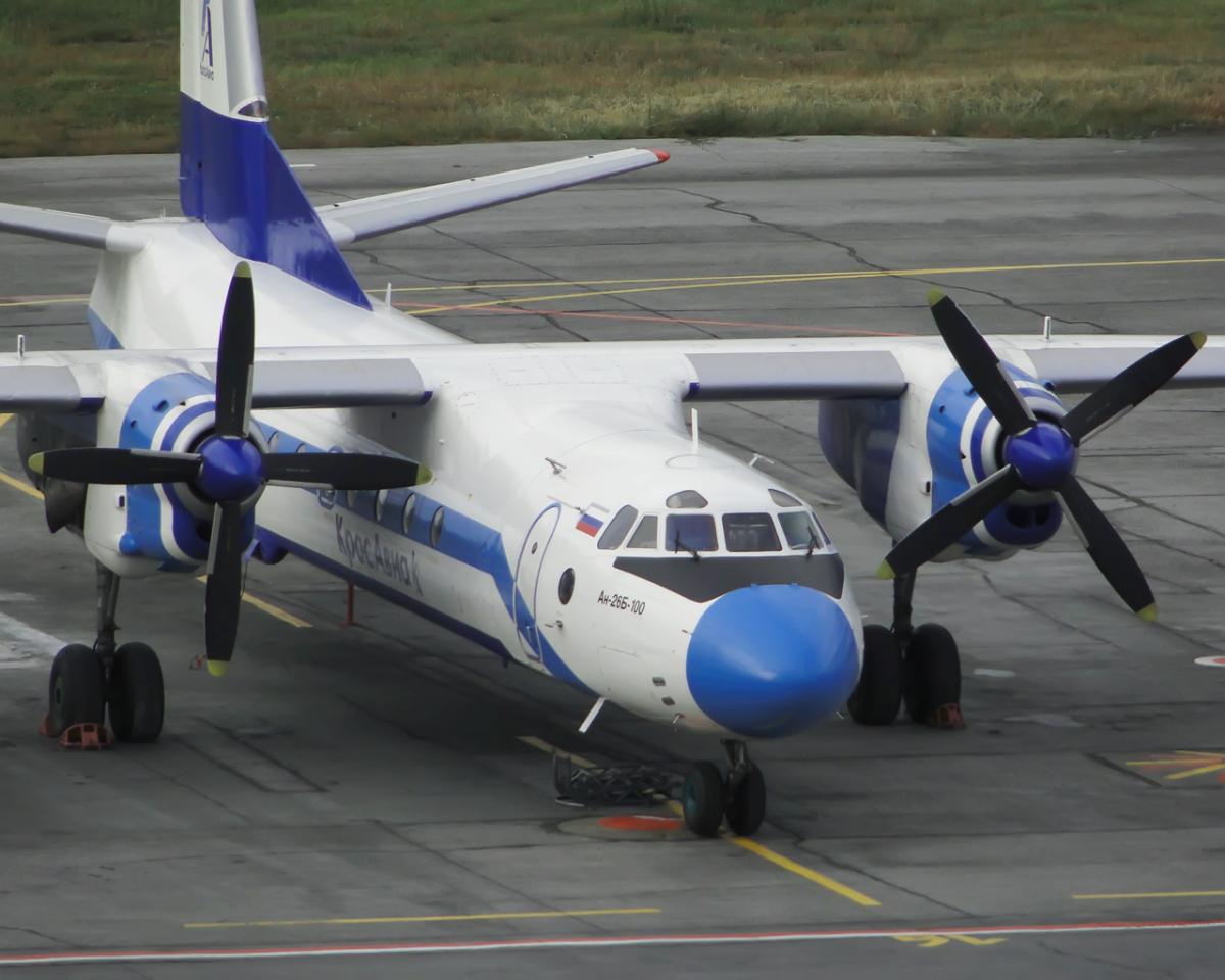 Б 100. АН 26б. АН 26 самолет. АН 26 100. АН-26б-100.