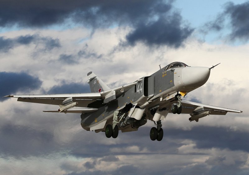 Су-24 истребитель-бомбардировщик