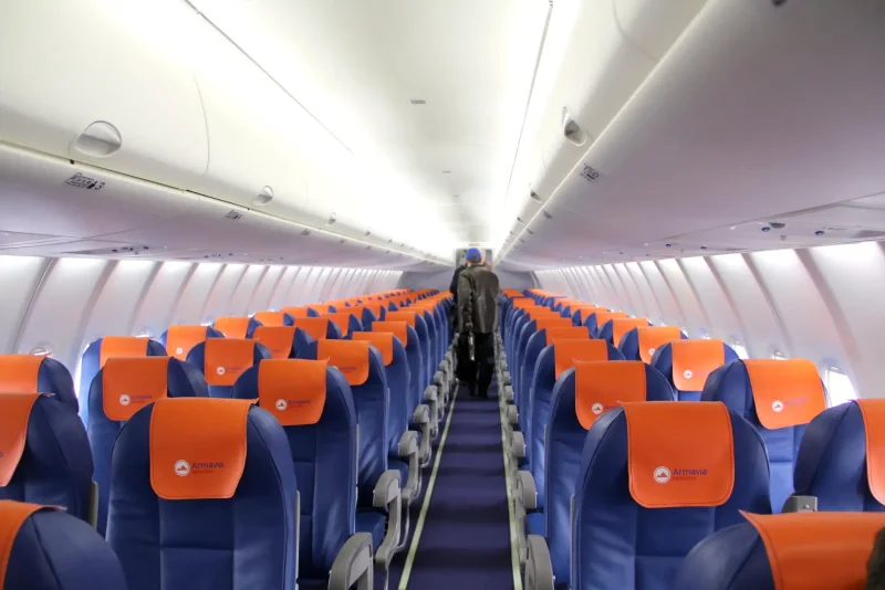 Самолет SSJ-100 салон