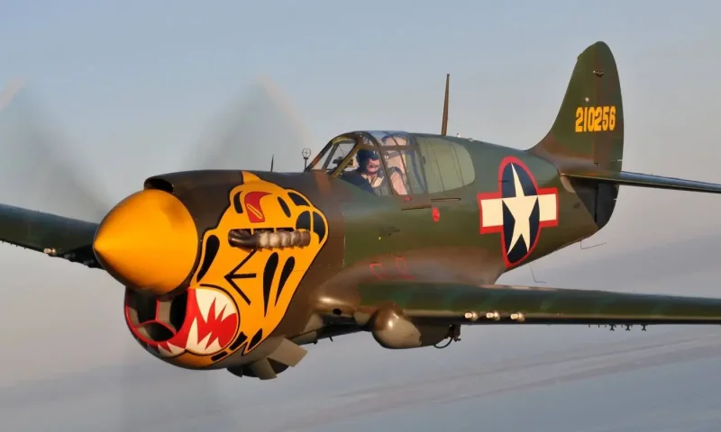 Истребитель p-40 Kittyhawk