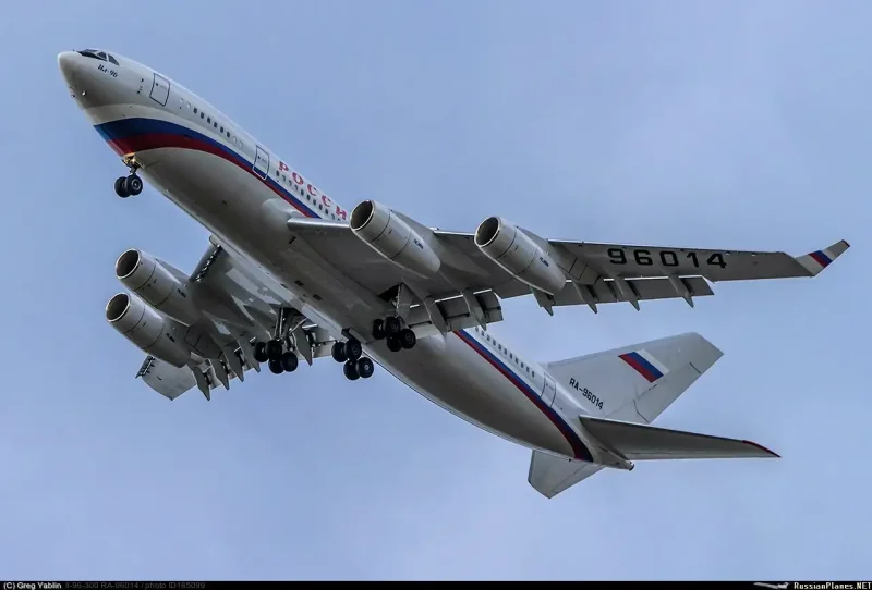 Ил-96 300 пассажирский самолёт