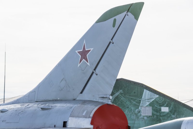 Истребитель-перехватчик Су-9