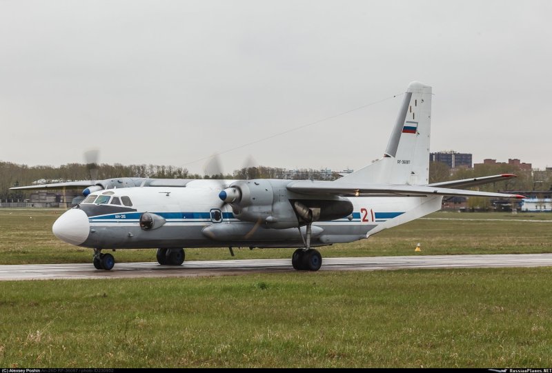 АН-26 пассажирский самолёт