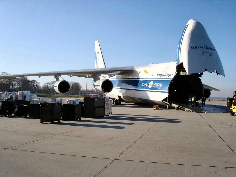 Самолет АН 124 100 Руслан