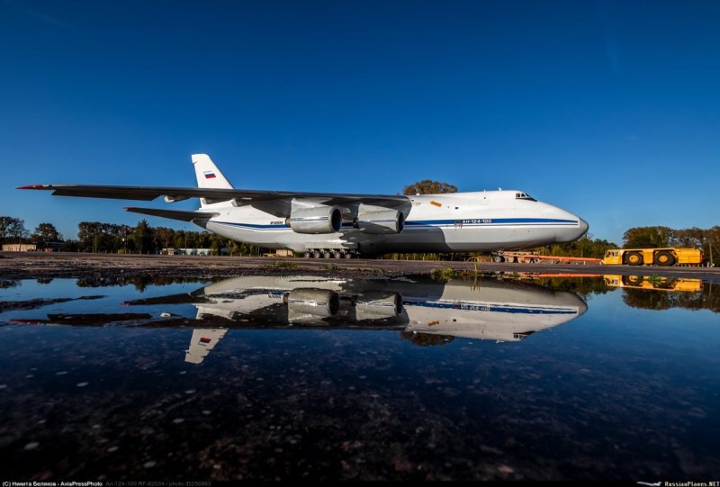 АН-124 на взлете