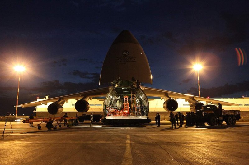 Грузовой самолёт АН-124