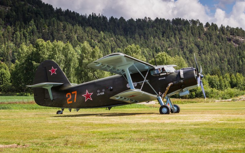 Военный самолет ан2