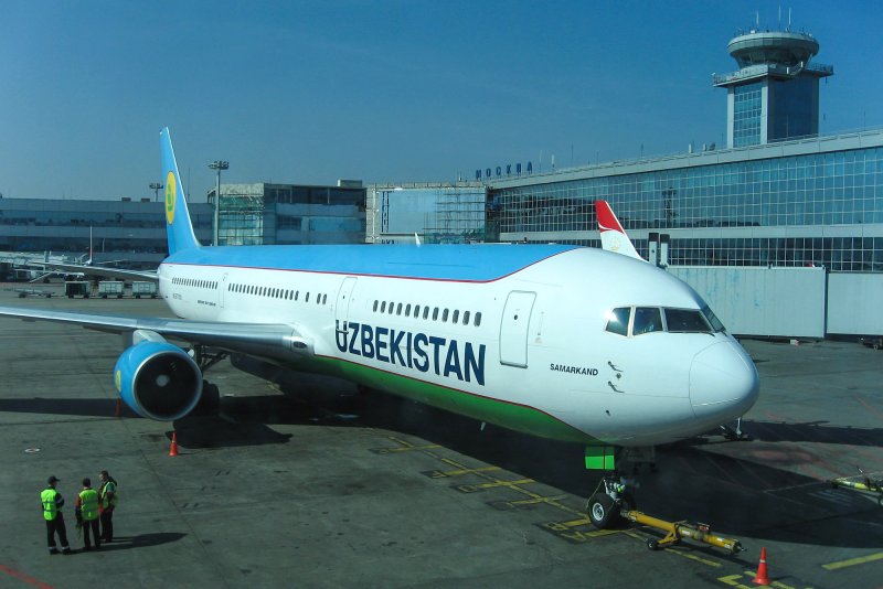 Самолёт авиакомпании Uzbekistan Airways