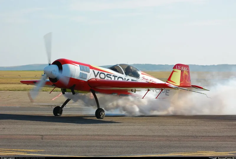 Су-26 самолет