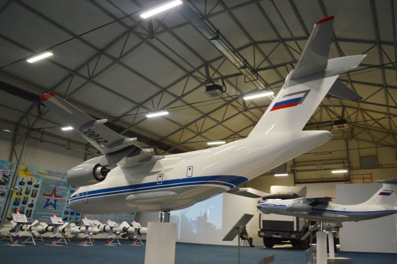 Ил-112в военно-транспортный самолёт