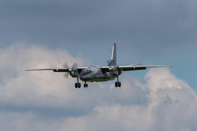 АН-26 военно-транспортный самолёт