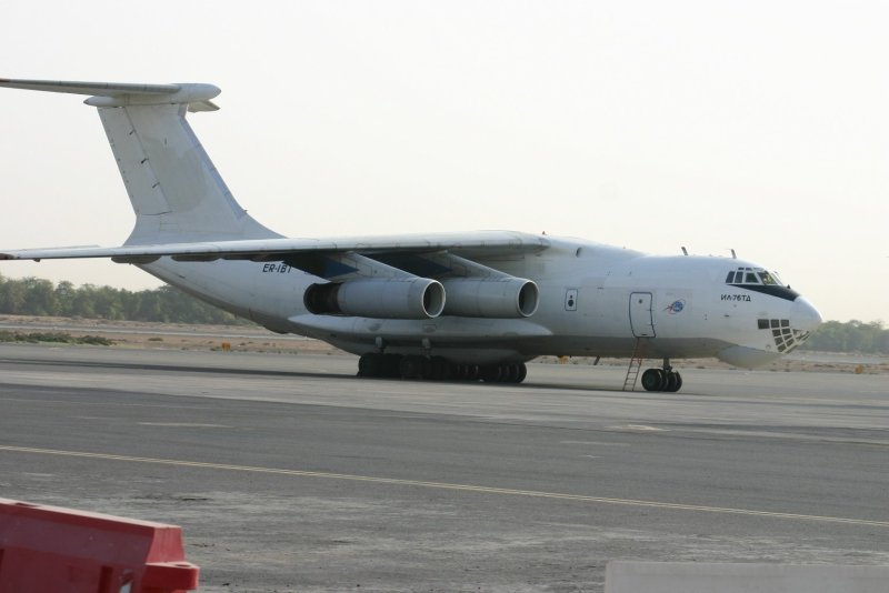 KJ-2000, ил-76мд самолет