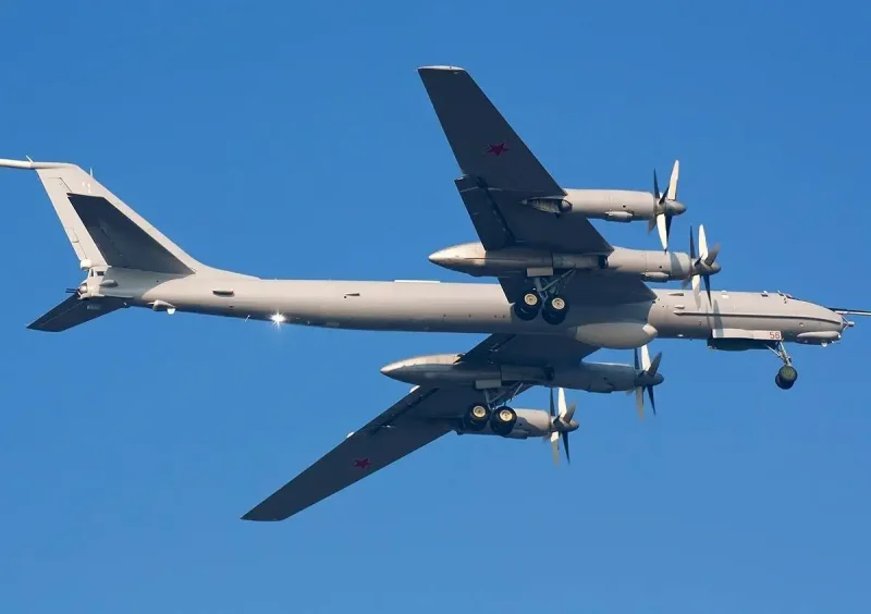 Дальний противолодочный самолет ту-142м