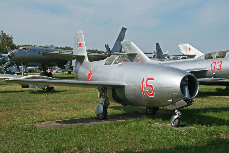 Як-23 истребитель