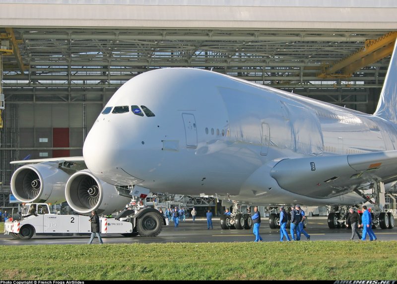 Двухэтажный Airbus a380