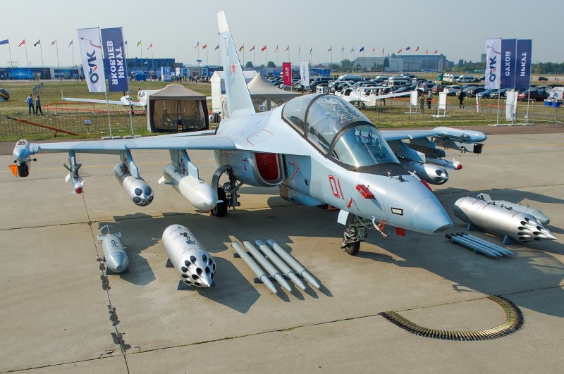 Як-130 с-25