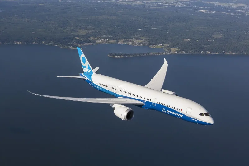 Самолет 787 Дримлайнер