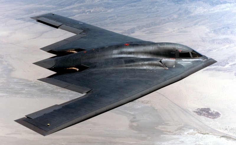 Стелс-бомбардировщик b-2