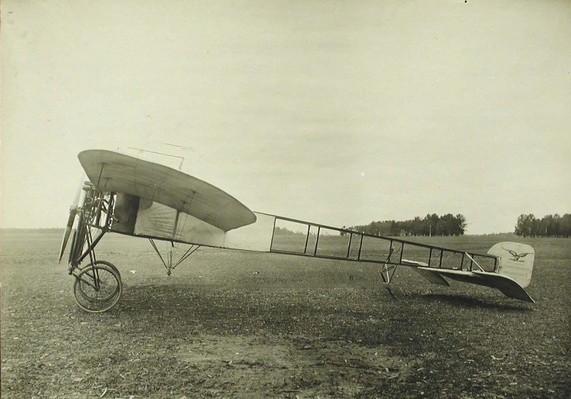 Первый самолет