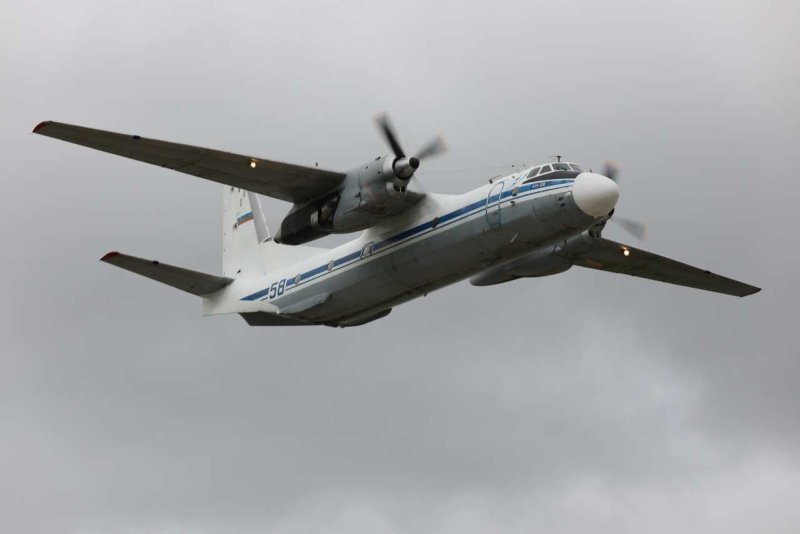 Турбовинтовой самолет АН-26