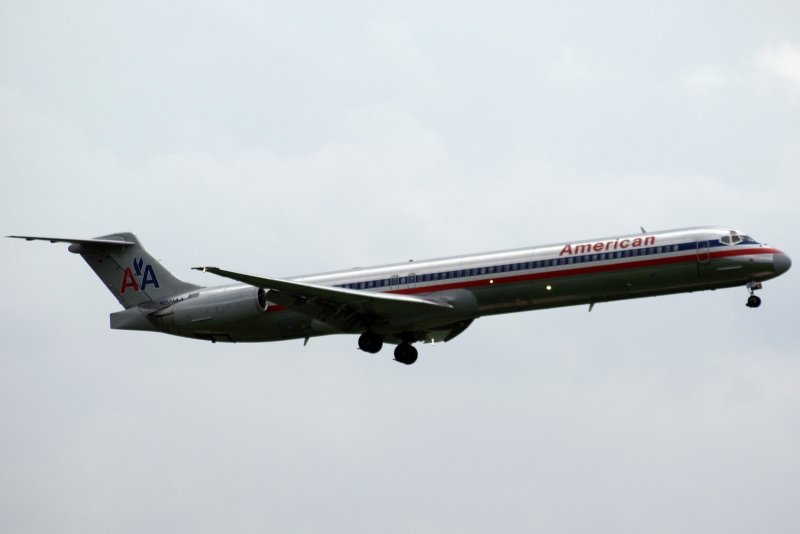 MCDONNELL Douglas MD-80