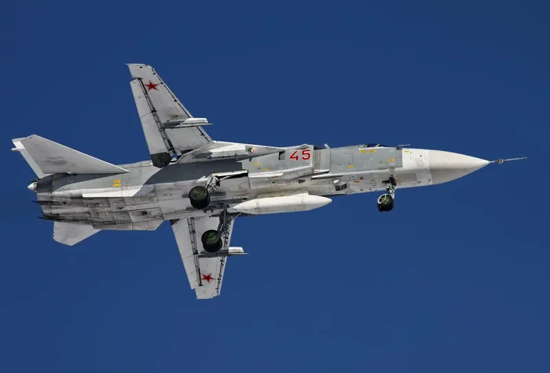 Самолет Су-24м