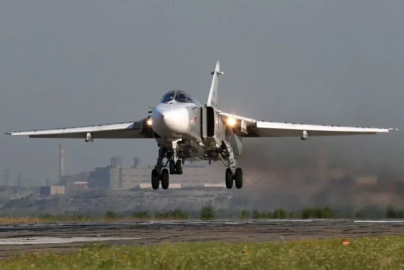 Самолет Су-24м