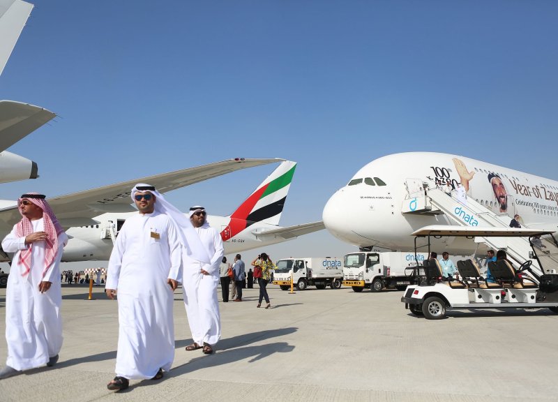 Самолёт а380 Дубай арабские эмираты