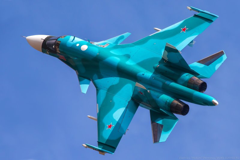 Су-34 бомбардировщик самолёты России