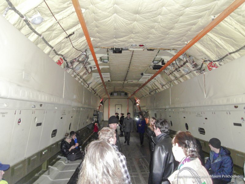 Грузовая кабина самолёта ил-76мд