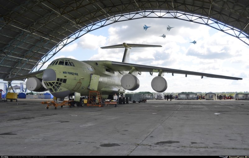 Самолет ил-76 ВКС России
