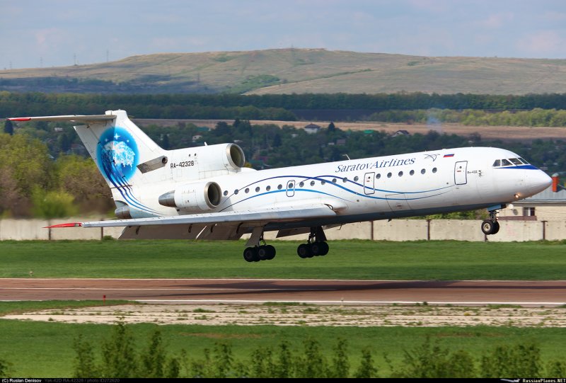 Як-42 пассажирский самолёт Ижавиа