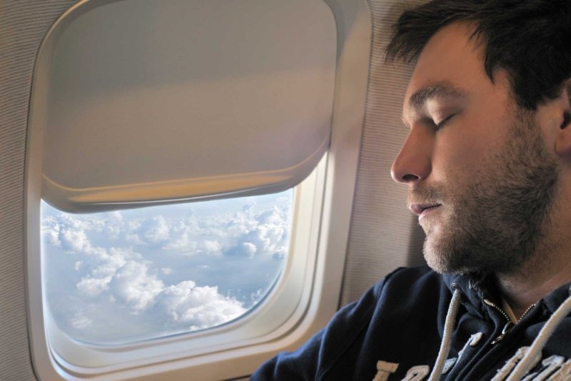 Сон в самолете