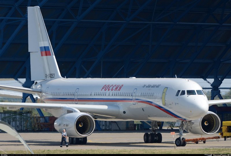 Ту-204 пассажирский самолёт