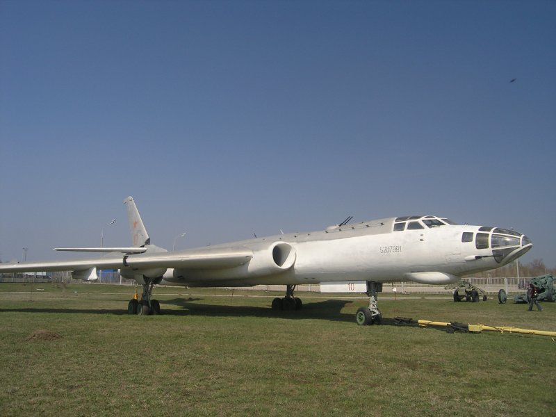 Самолет ту-16 в морской авиации