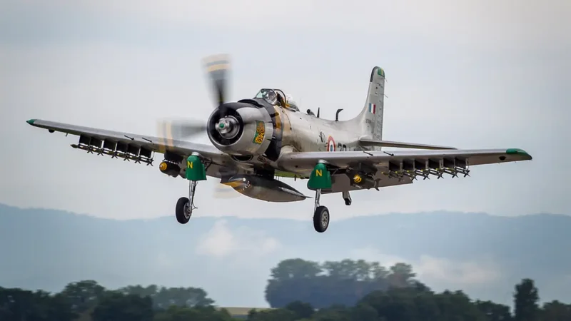 Штурмовик Douglas a-1 Skyraider