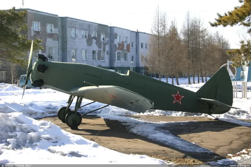 Учебно-тренировочный самолет УТ-2
