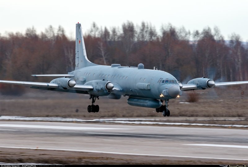 Самолет радиоэлектронной разведки ил-20