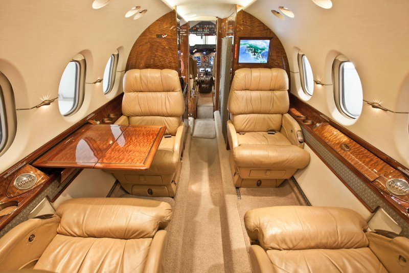 Hawker 750