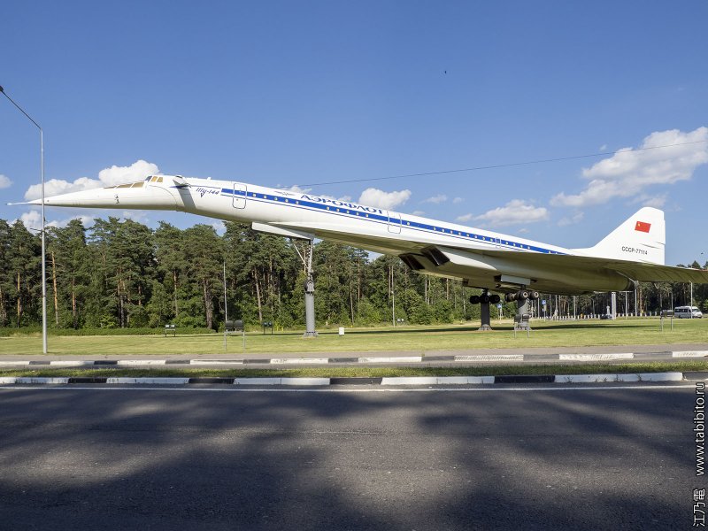 Жуковский самолет памятник ту 144