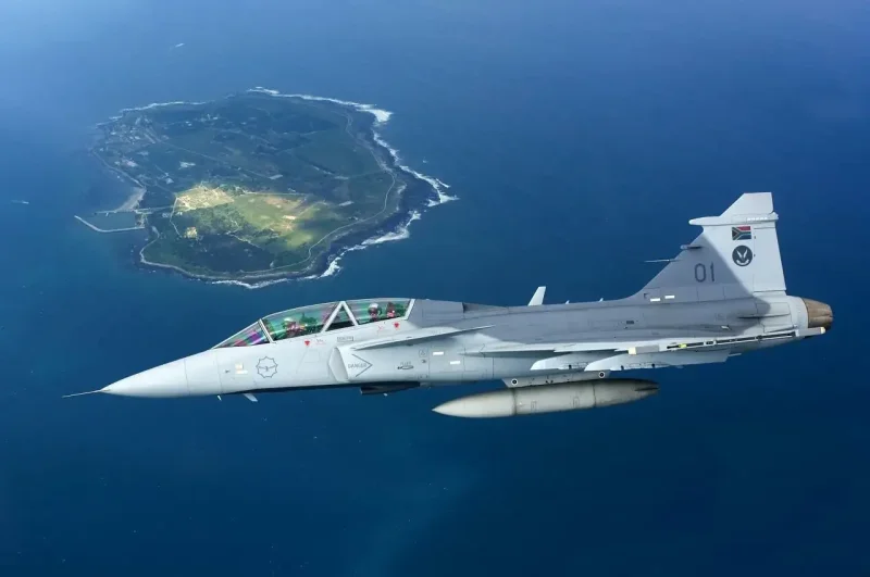 Самолет Saab Jas-39b/d Gripen