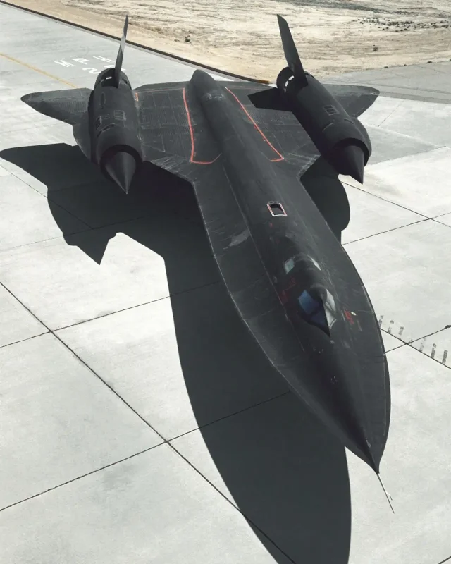 Самолет Lockheed SR-71 Blackbird