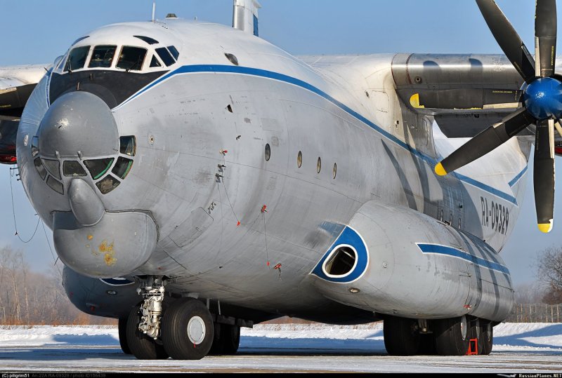 АН-22 военно-транспортный самолёт