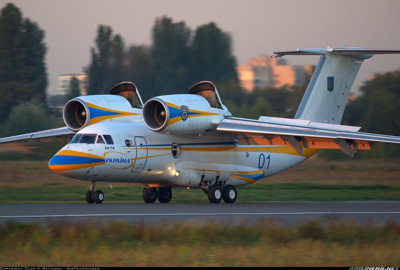 Самолет АН-74тк-200