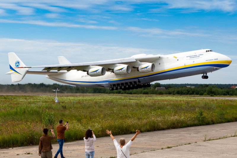 Самолет Мрия АН-225