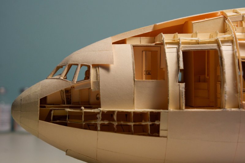 Boeing 777 paper model