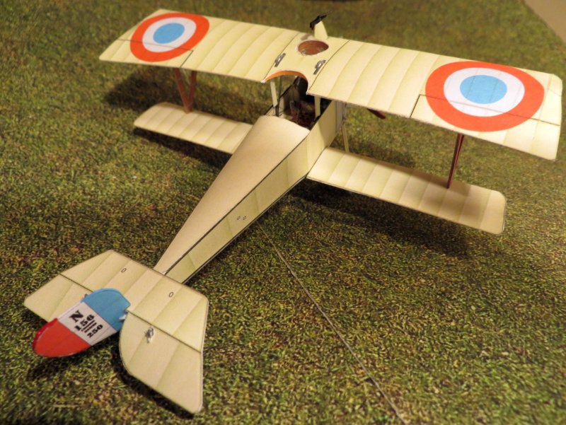 Самолет Ньюпорт модель из картона