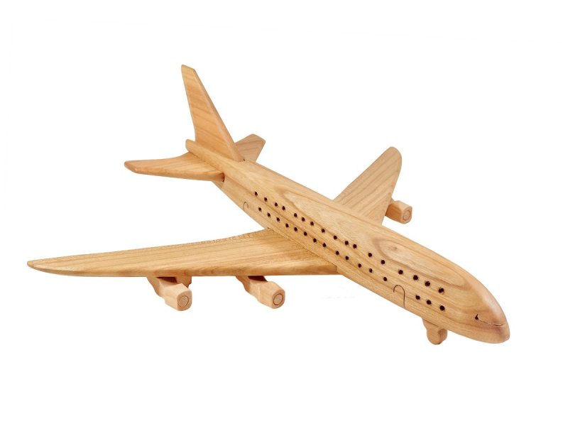Модель самолета из дерева